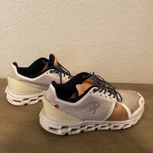On Cloudstratus 2 Running Shoes – Women’s 8.5, Beige/Peach/Navy